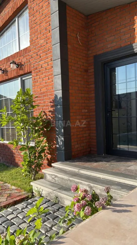 Satılır 4 otaqlı həyət evi 165 m²