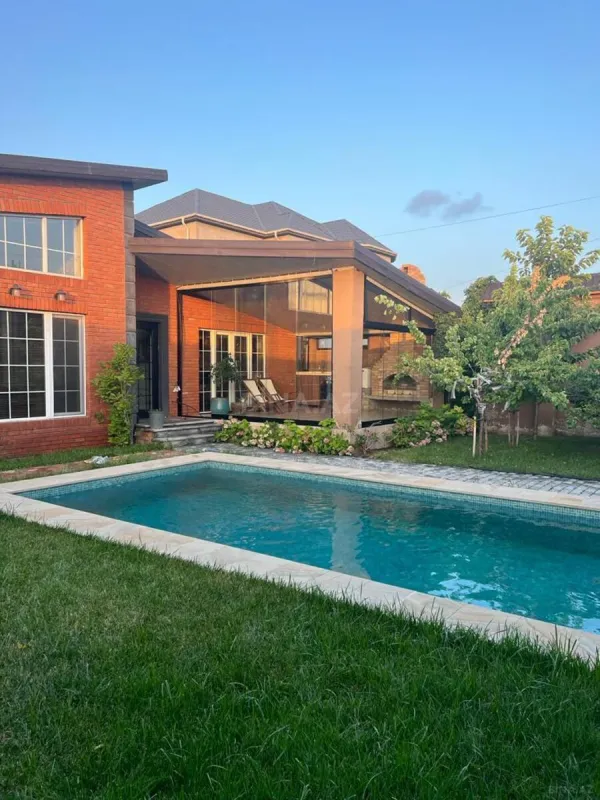 Satılır 4 otaqlı həyət evi 165 m²