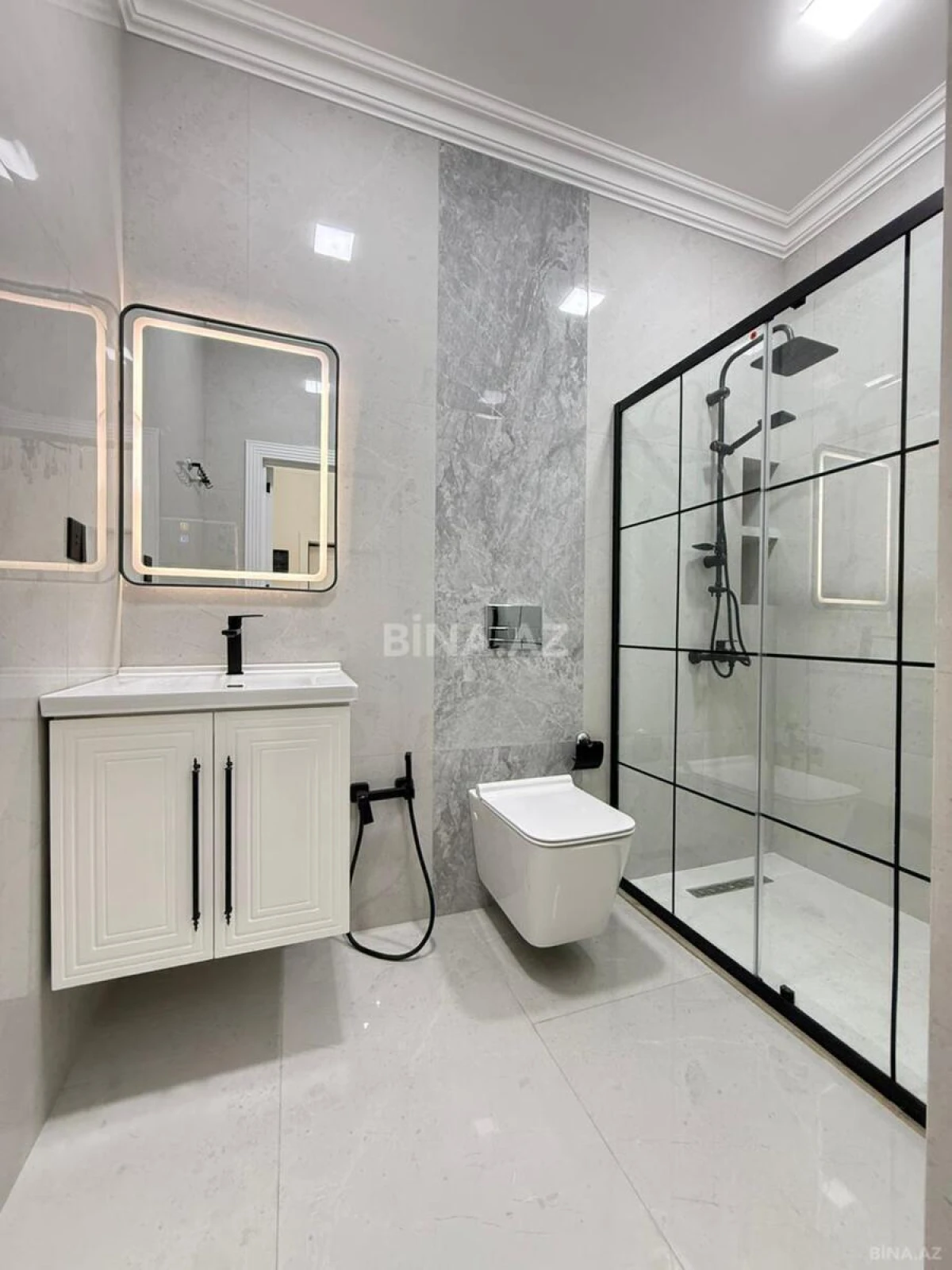 Satılır 2 otaqlı mənzil 63 m²