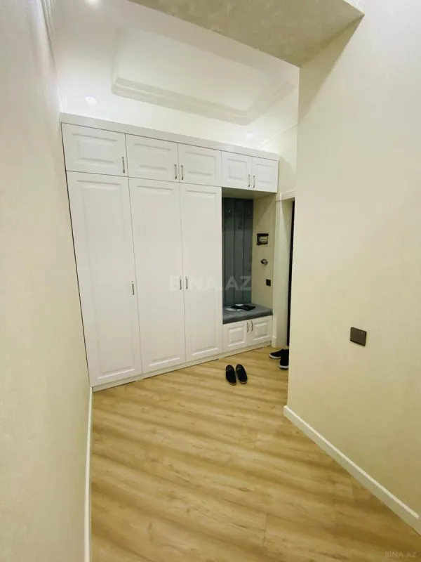 Satılır 3 otaqlı mənzil 130 m²