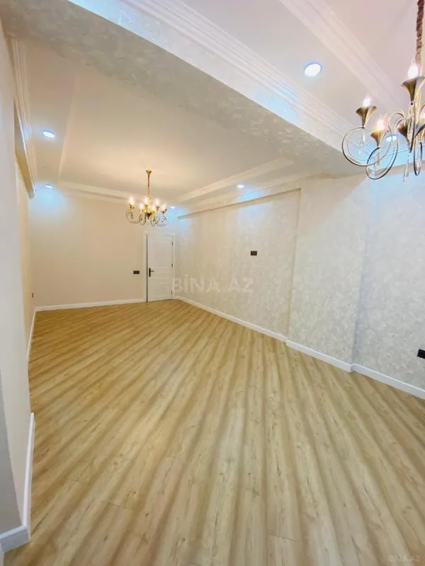 Satılır 3 otaqlı mənzil 130 m²