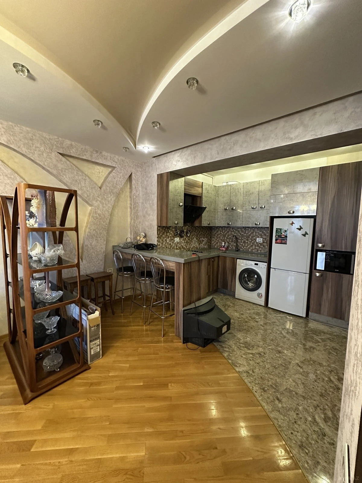 Kirayə verilir 2 otaqlı mənzil 60 m²
