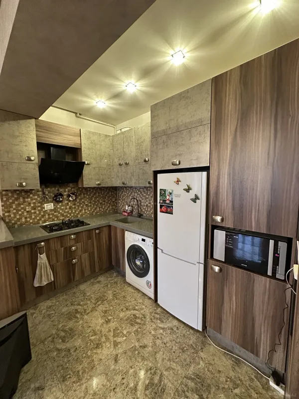 Kirayə verilir 2 otaqlı mənzil 60 m²