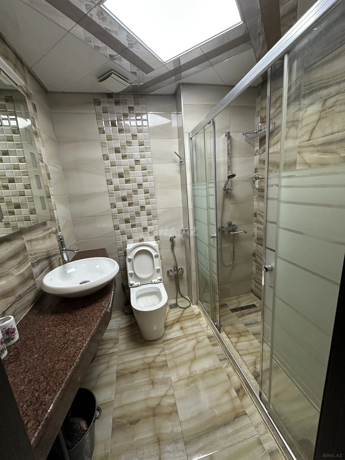 Kirayə verilir 2 otaqlı mənzil 60 m²