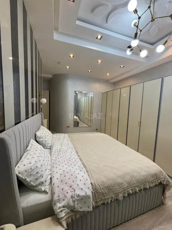 Kirayə verilir 2 otaqlı mənzil 110 m²