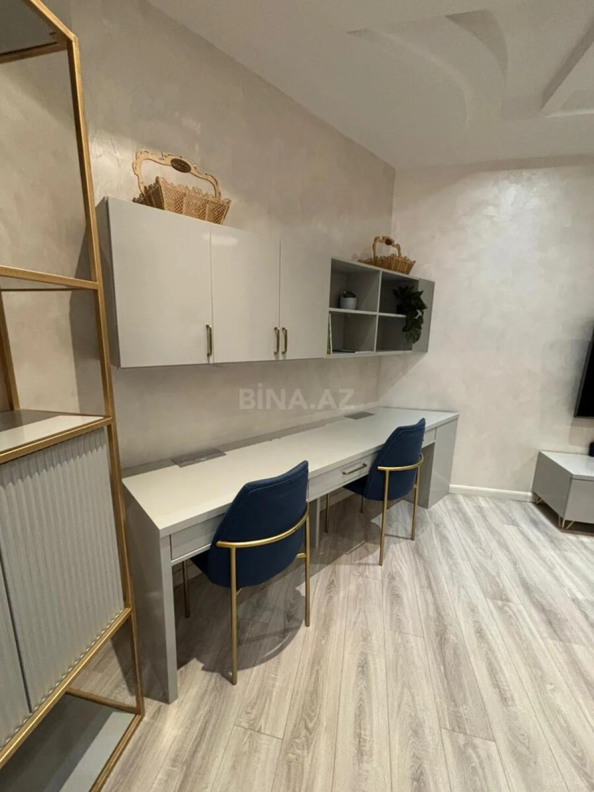 Kirayə verilir 2 otaqlı mənzil 110 m²