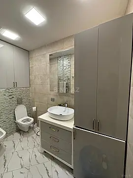 Kirayə verilir 2 otaqlı mənzil 110 m²