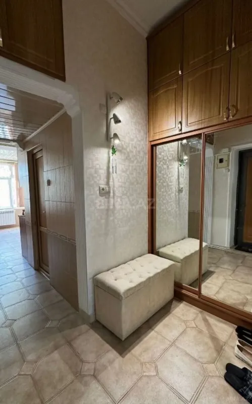 Kirayə verilir 2 otaqlı mənzil 65 m²