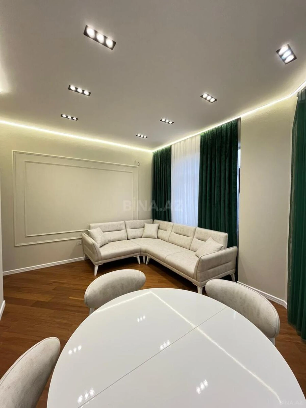 Satılır 2 otaqlı mənzil 70 m²