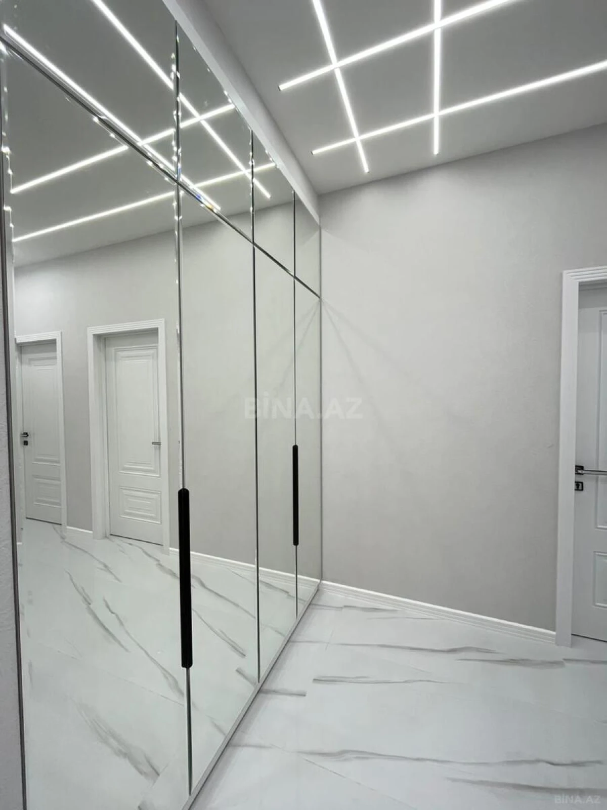 Satılır 2 otaqlı mənzil 70 m²