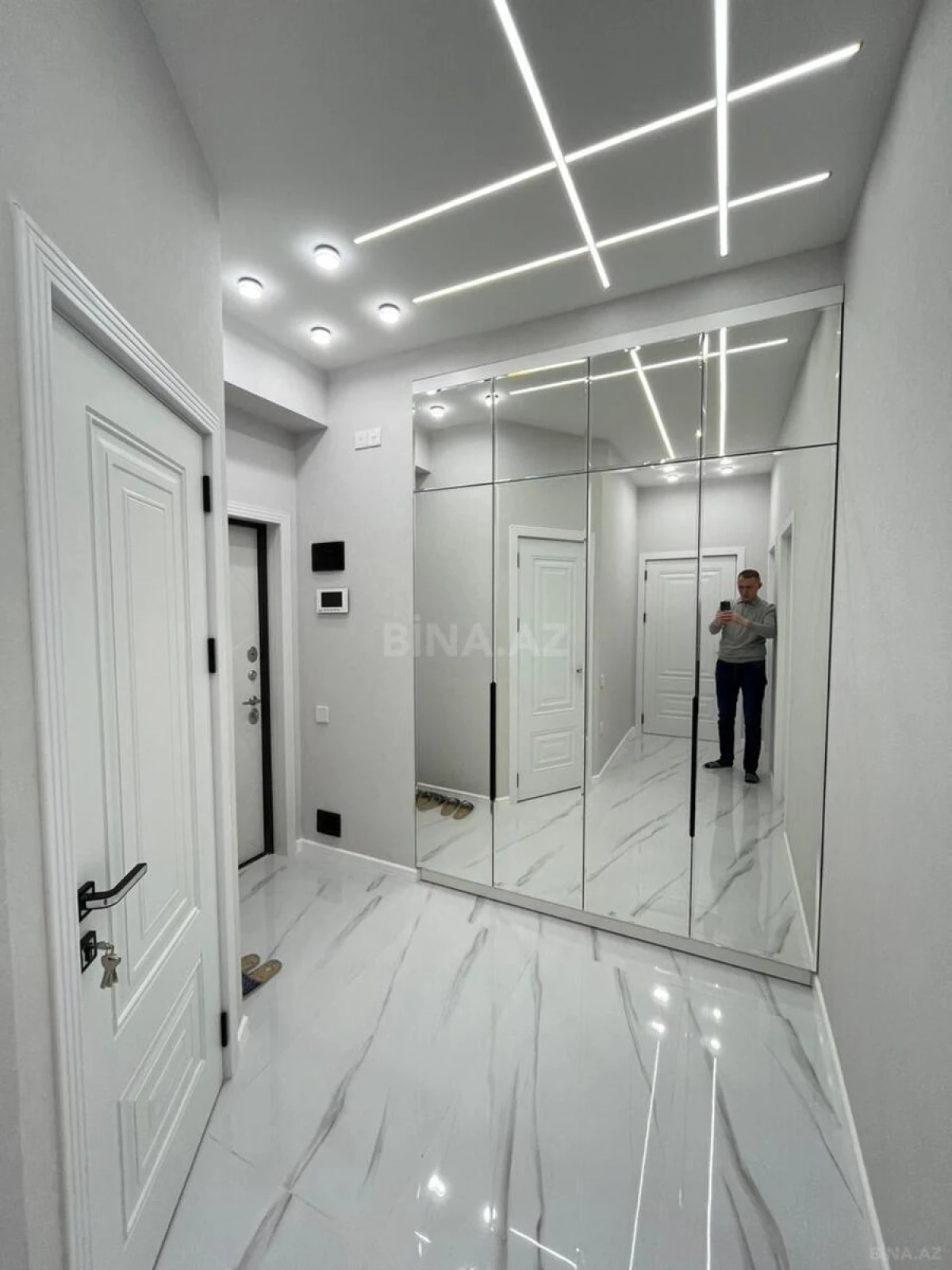 Satılır 2 otaqlı mənzil 70 m²