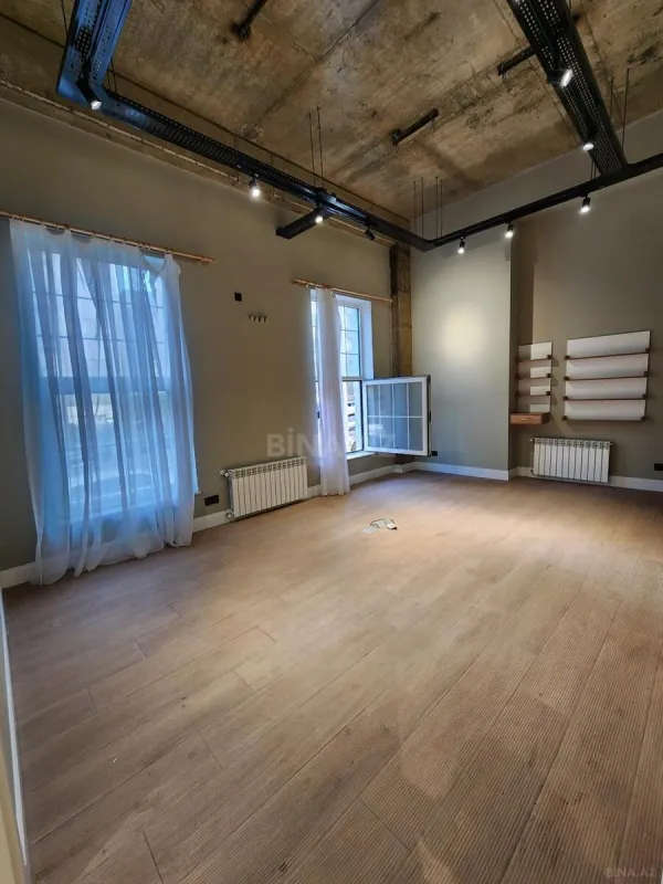 Kirayə verilir 2 otaqlı ofis 52 m²