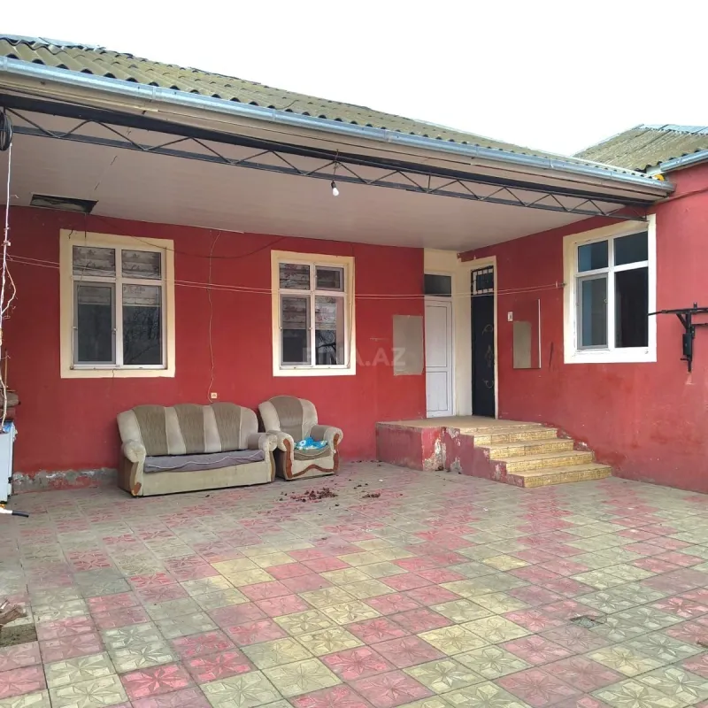 Satılır 5 otaqlı həyət evi 127 m²