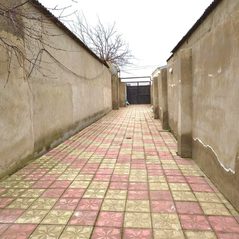 Satılır 5 otaqlı həyət evi 127 m²