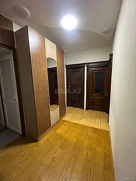 Satılır 4 otaqlı mənzil 112 m²