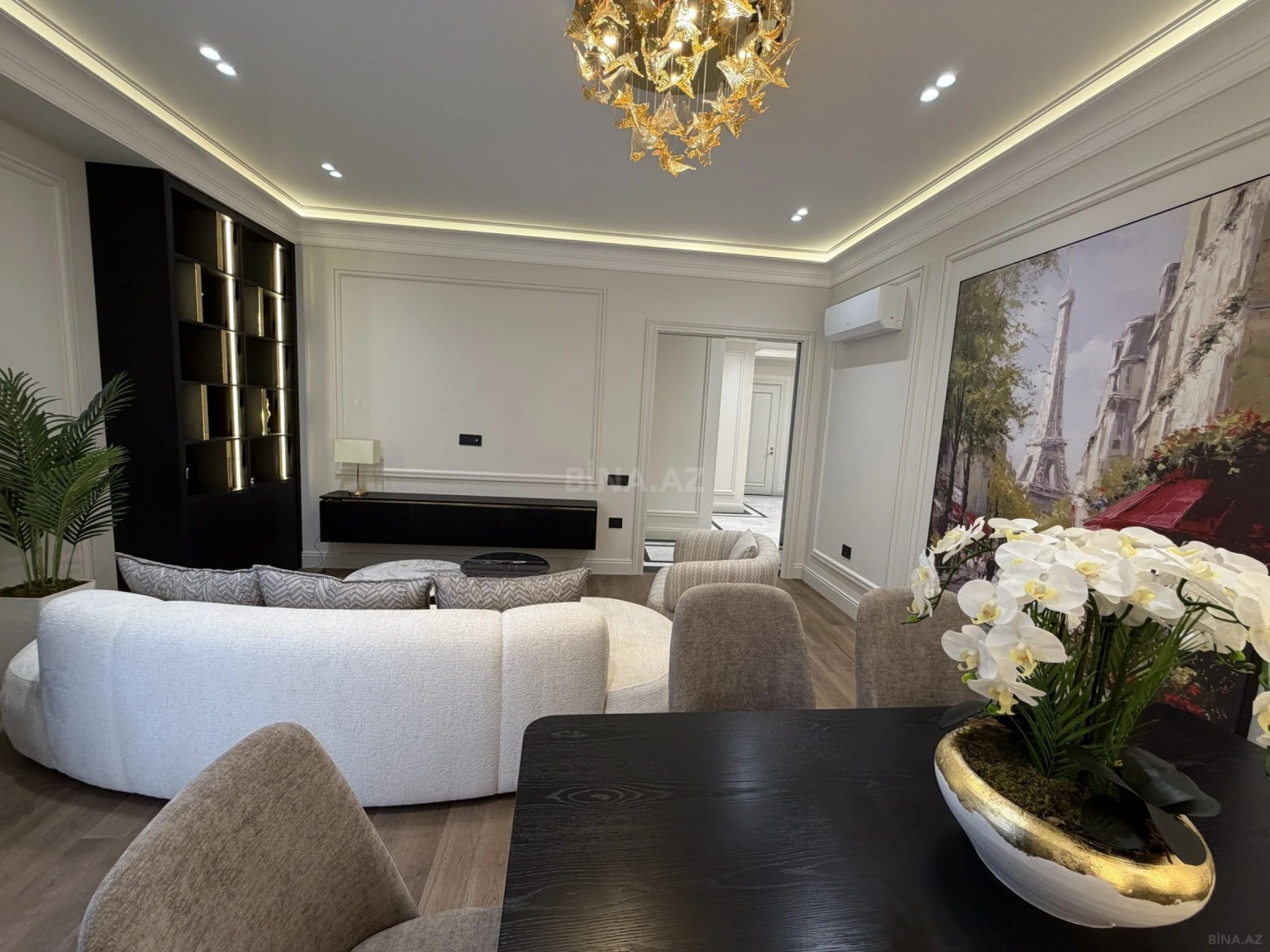 Satılır 3 otaqlı mənzil 123 m²