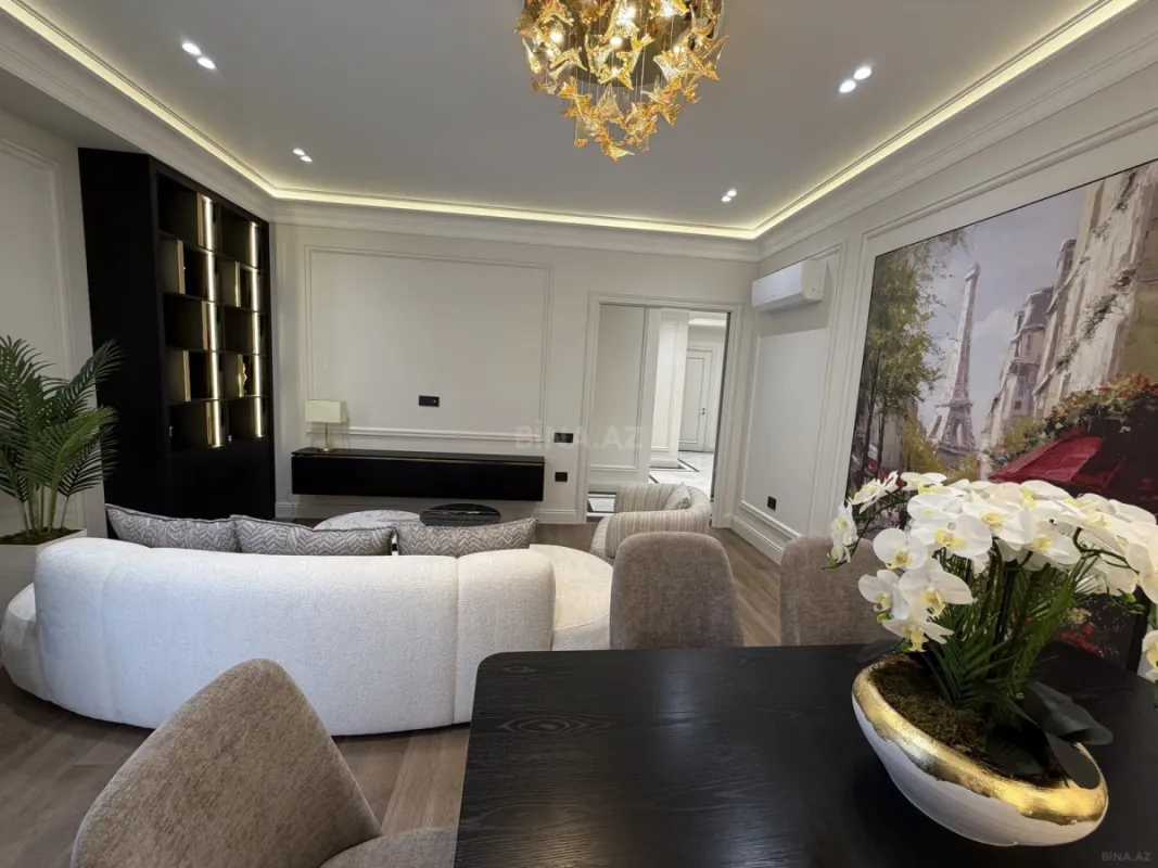 Satılır 3 otaqlı mənzil 123 m²