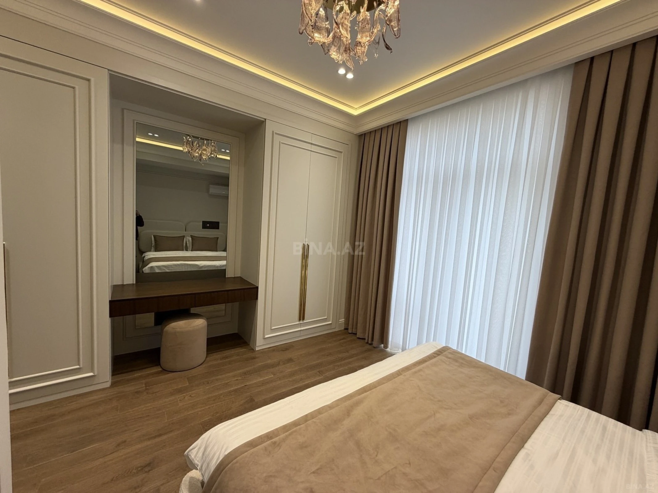 Satılır 3 otaqlı mənzil 123 m²