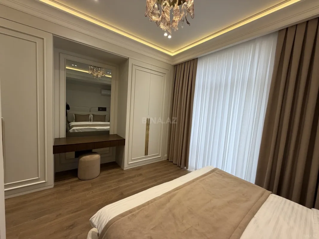Satılır 3 otaqlı mənzil 123 m²