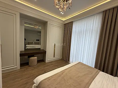 Satılır 3 otaqlı mənzil 123 m²