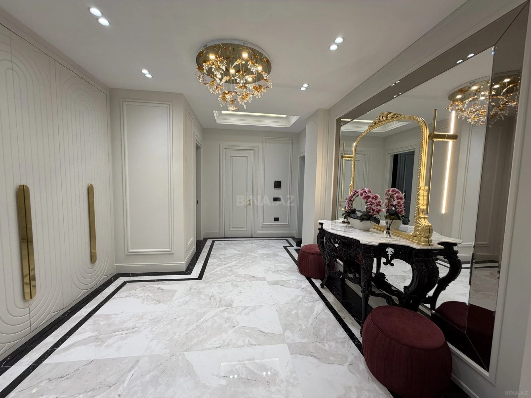 Satılır 3 otaqlı mənzil 123 m²