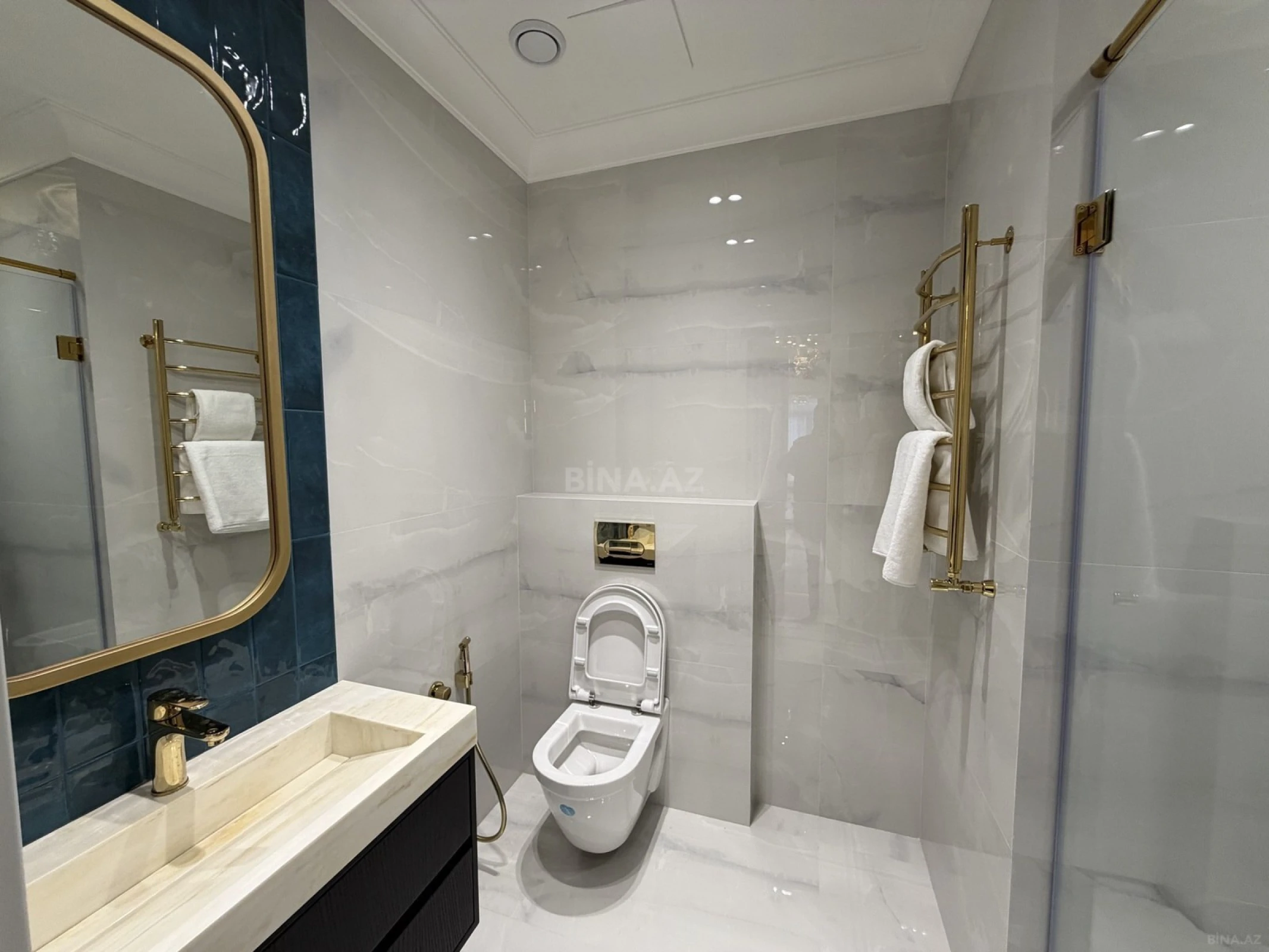 Satılır 3 otaqlı mənzil 123 m²