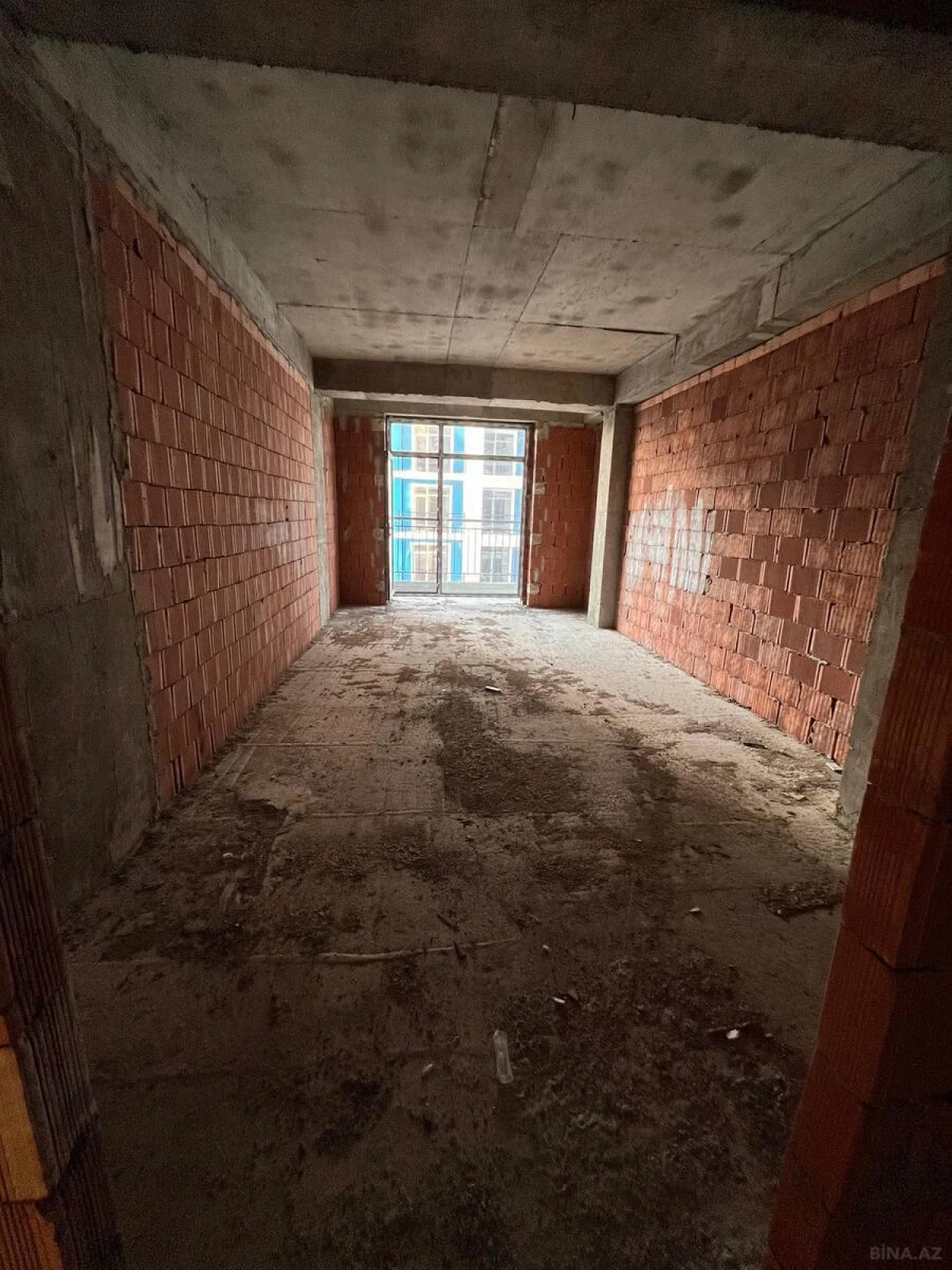 Satılır 3 otaqlı mənzil 150 m²