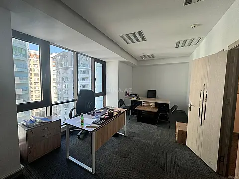 Kirayə verilir 3 otaqlı ofis 93 m²