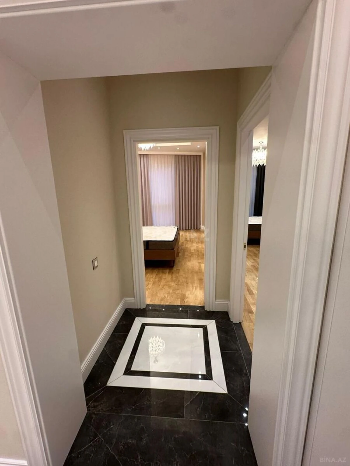 Kirayə verilir 4 otaqlı mənzil 170 m²