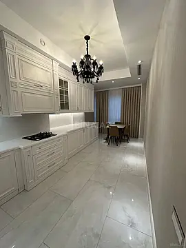 Kirayə verilir 4 otaqlı mənzil 170 m²