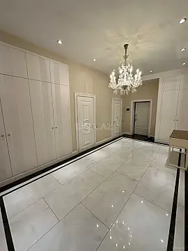 Kirayə verilir 4 otaqlı mənzil 170 m²