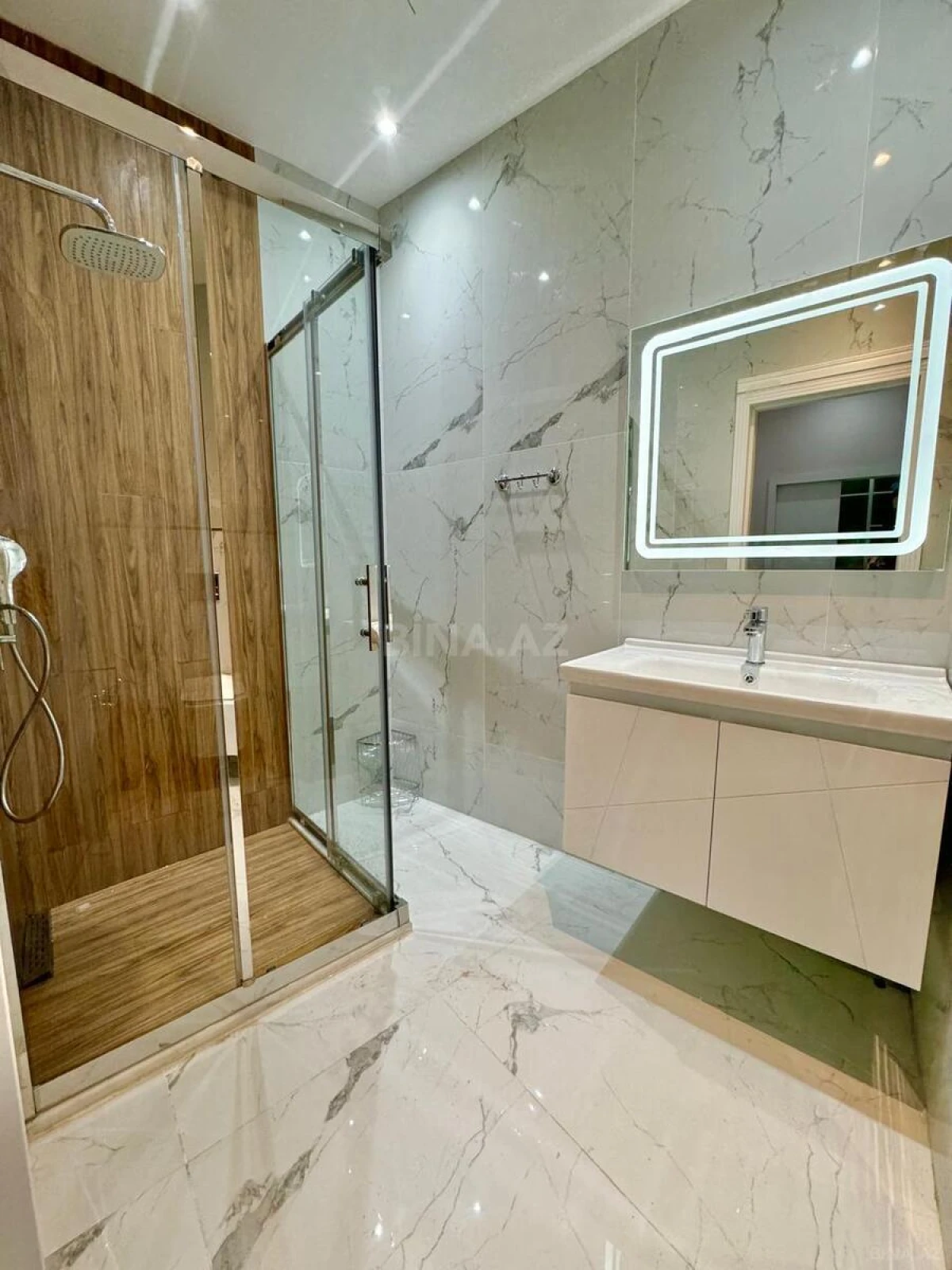 Kirayə verilir 3 otaqlı mənzil 95 m²