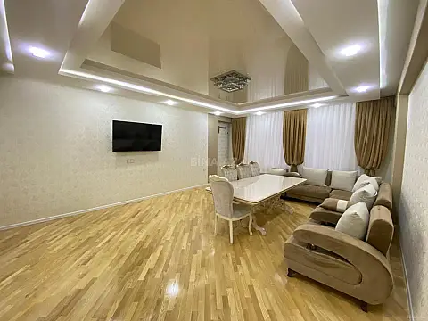 Kirayə verilir 3 otaqlı mənzil 156 m² — Bakı, 8-ci kilometr 3 otaq 156.00 m²
