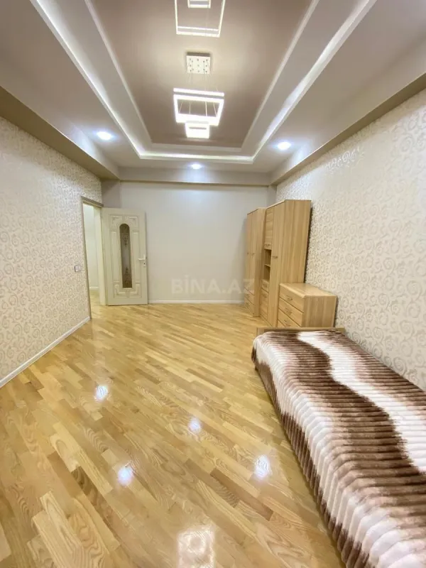 Kirayə verilir 3 otaqlı mənzil 156 m²