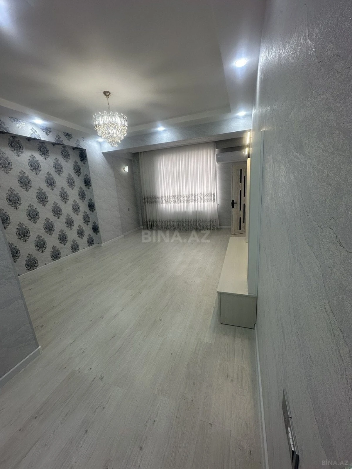 Satılır 4 otaqlı mənzil 109 m²