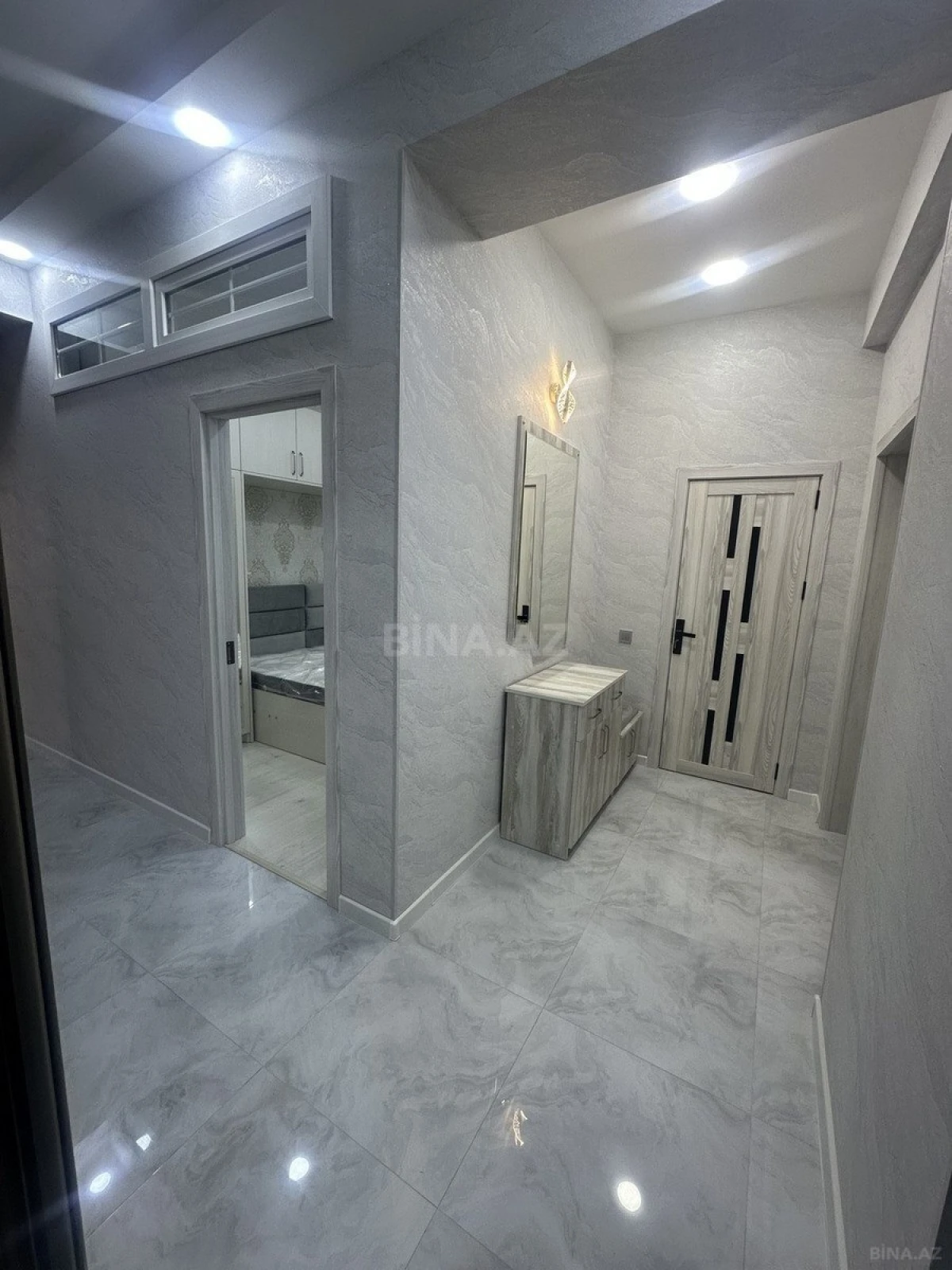 Satılır 4 otaqlı mənzil 109 m²