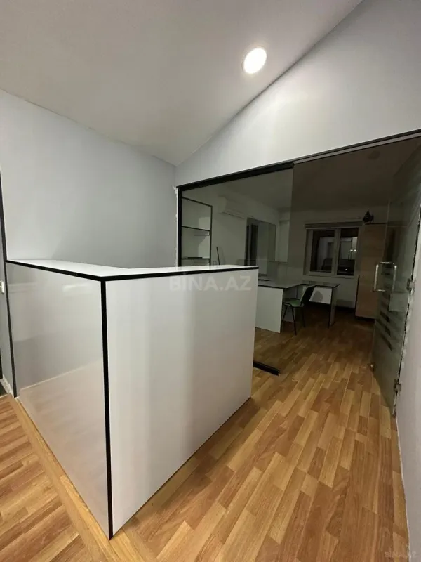 Kirayə verilir 4 otaqlı ofis 135 m²