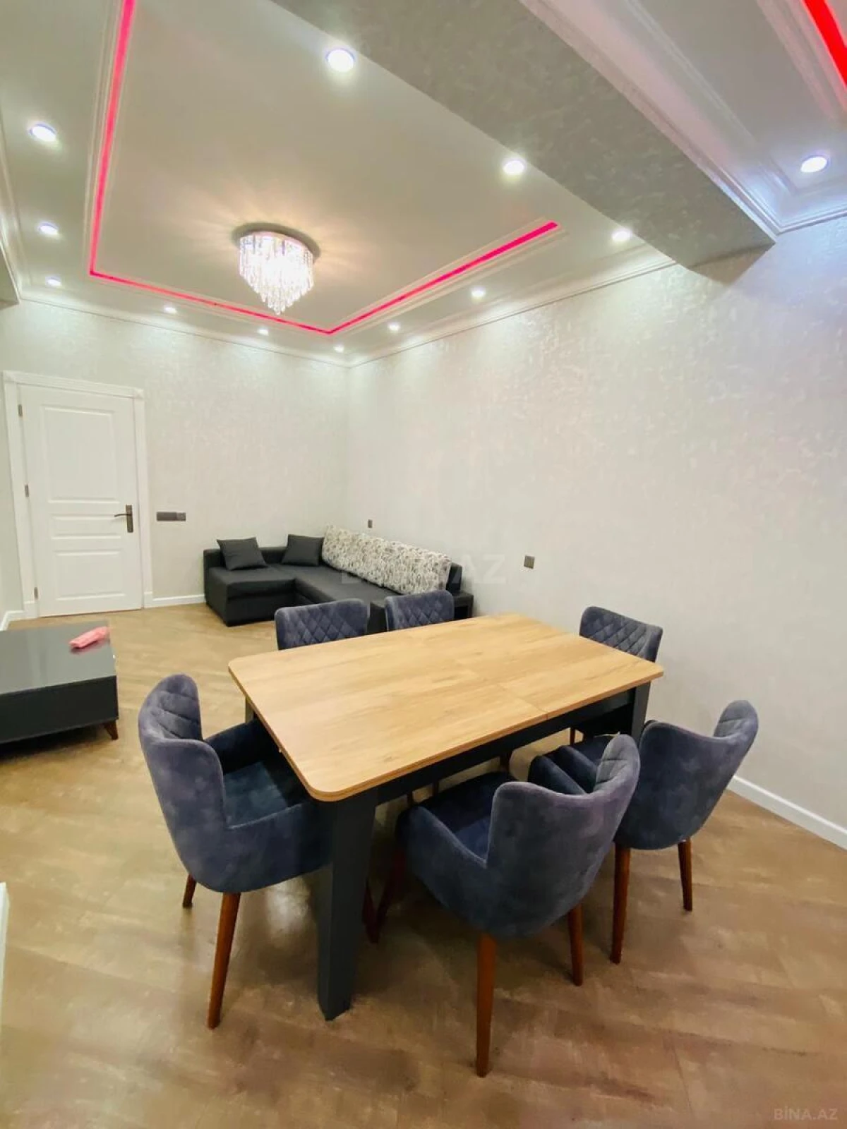 Satılır 2 otaqlı mənzil 100 m²