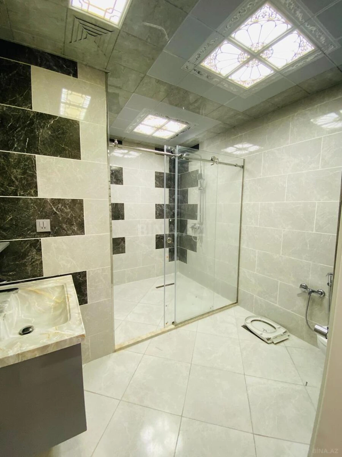 Satılır 2 otaqlı mənzil 100 m²