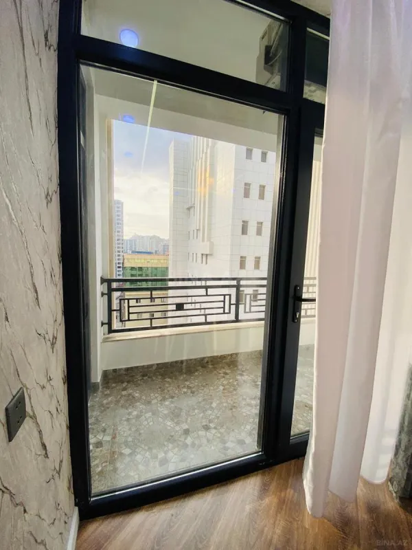 Satılır 2 otaqlı mənzil 100 m²