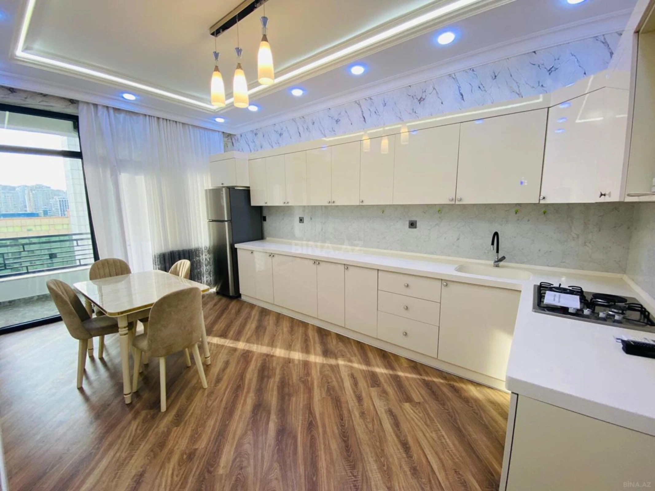 Satılır 2 otaqlı mənzil 100 m²