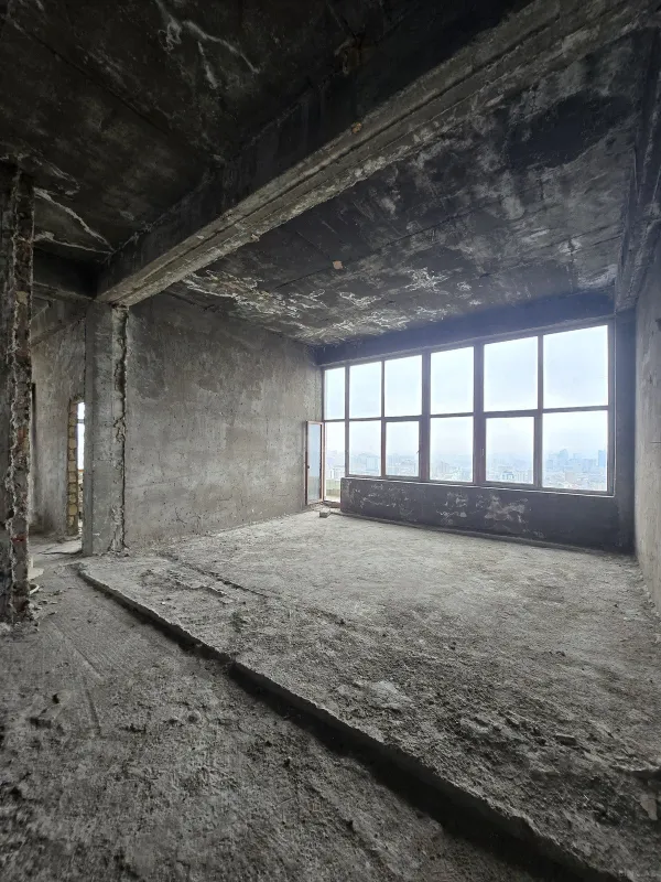 Satılır 3 otaqlı mənzil 322 m²