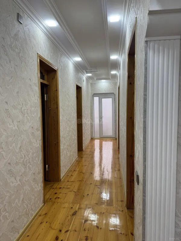 Satılır 6 otaqlı həyət evi 220 m²