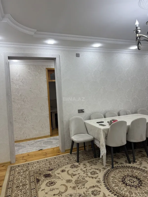 Satılır 6 otaqlı həyət evi 220 m²