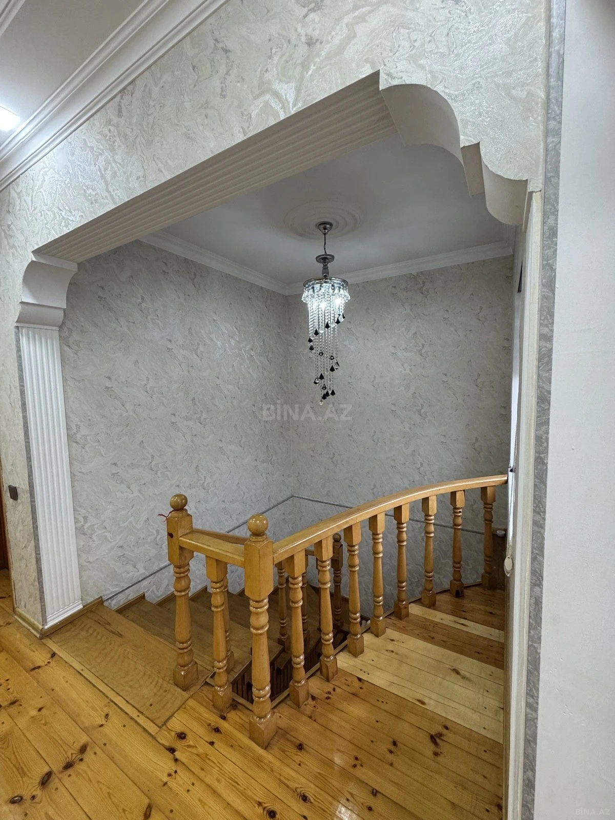 Satılır 6 otaqlı həyət evi 220 m²