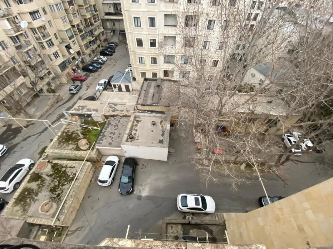Satılır 4 otaqlı mənzil 125 m²