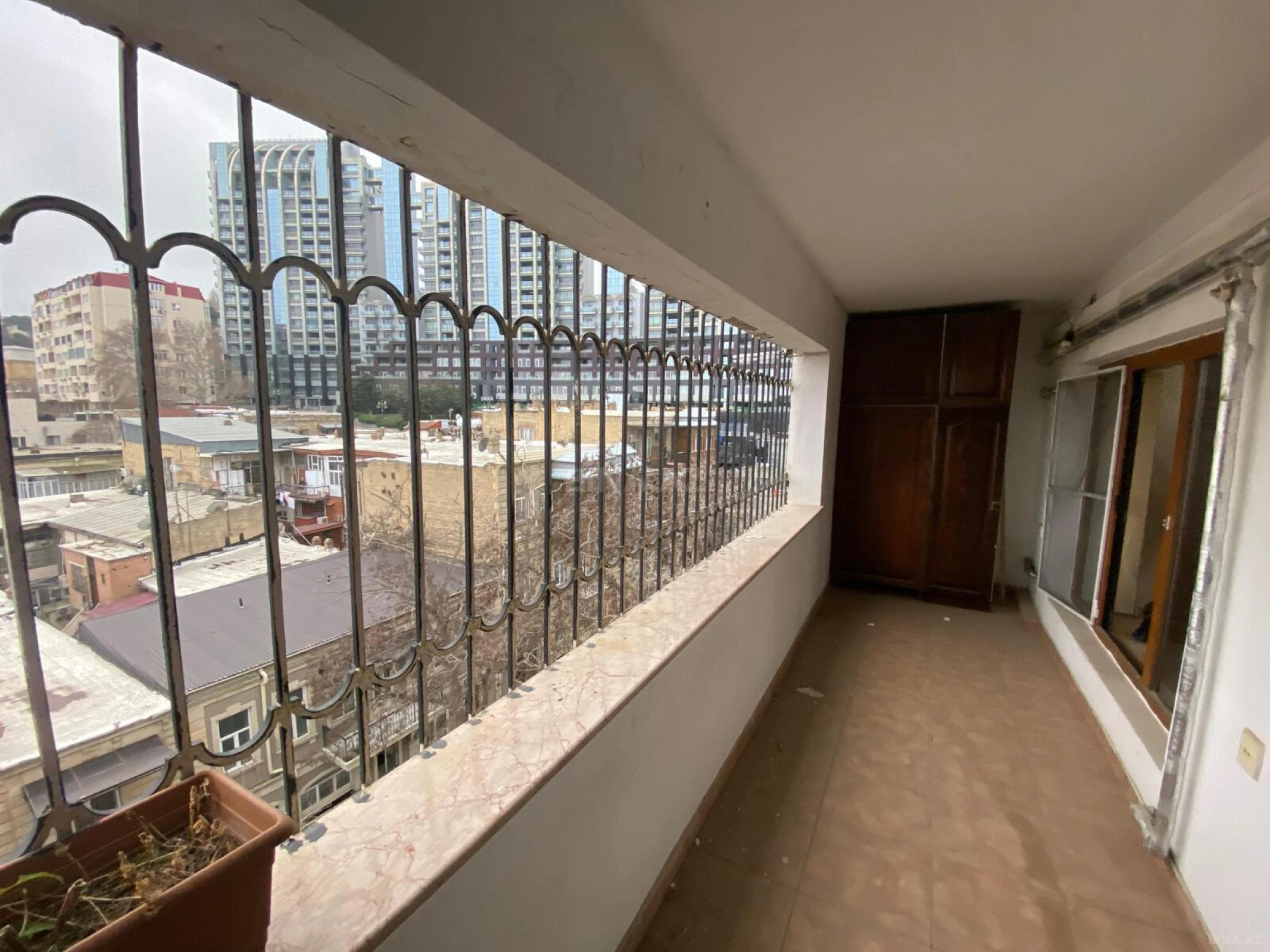 Satılır 4 otaqlı mənzil 125 m²