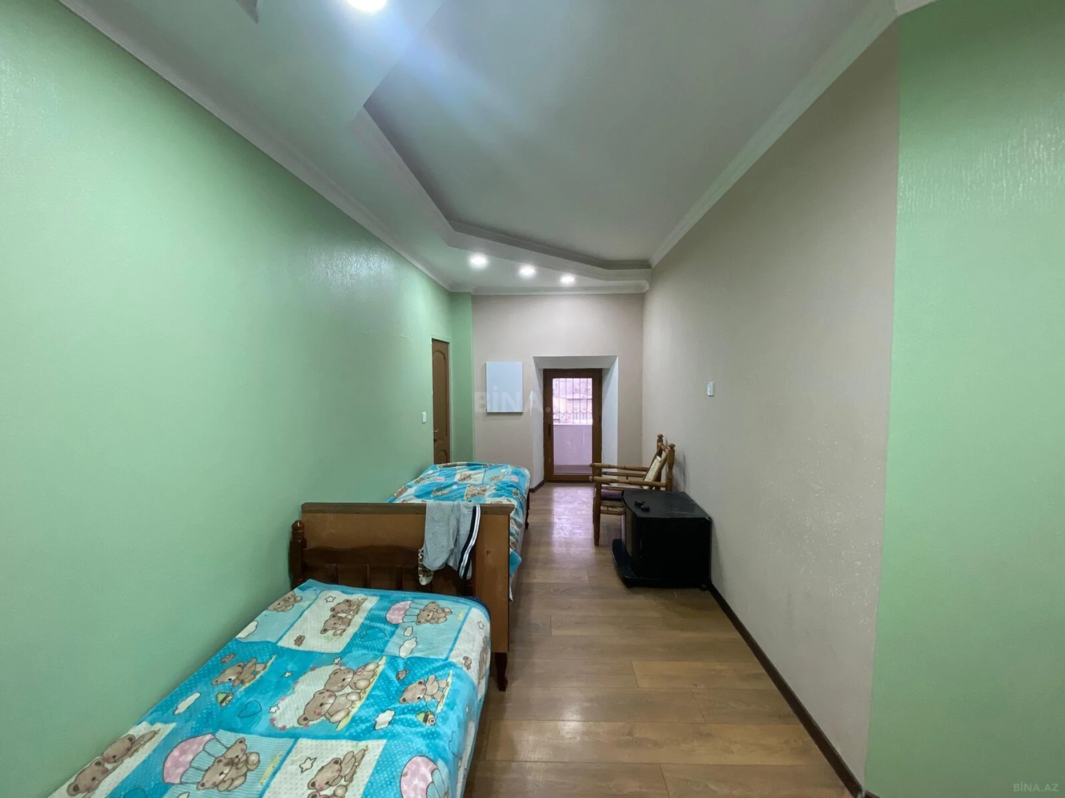 Satılır 4 otaqlı mənzil 125 m²