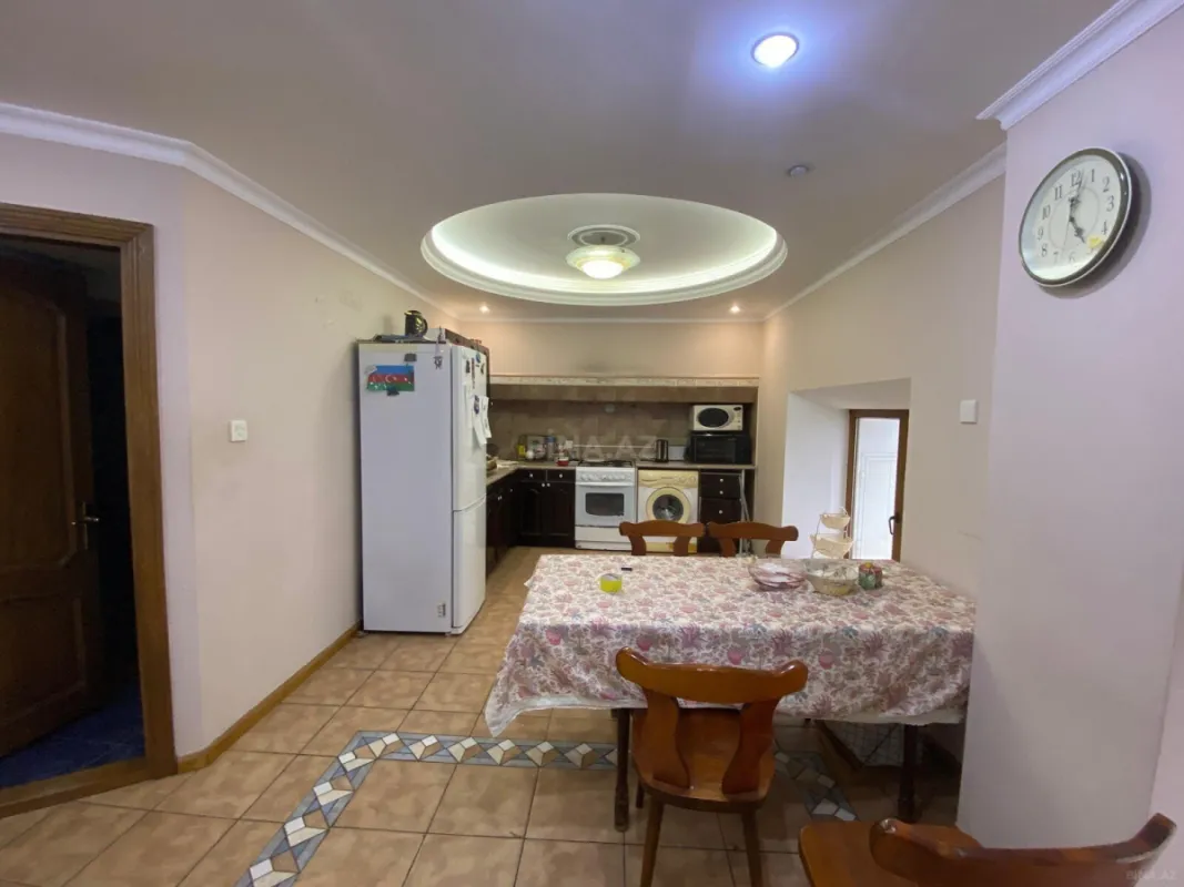 Satılır 4 otaqlı mənzil 125 m²