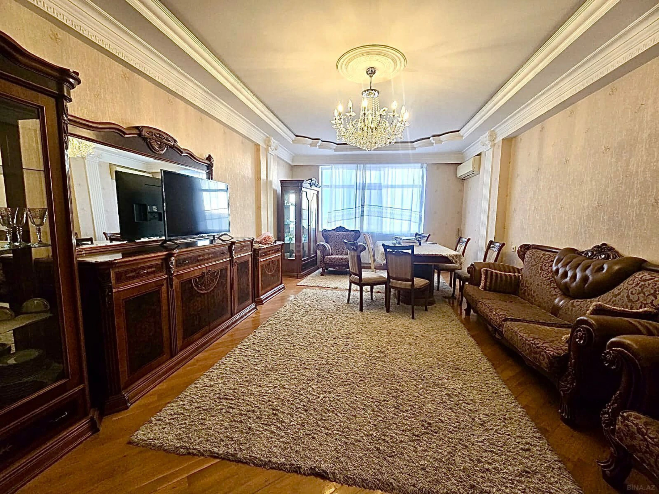 Satılır 3 otaqlı mənzil 132 m²